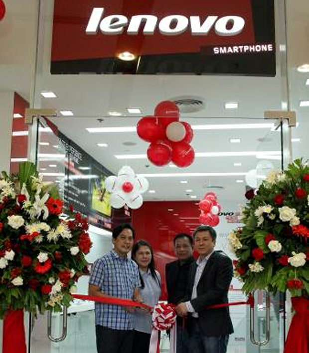 (From left) Paul Tinsay, Owner, Wave Mobile Inc., Anna Abola, Marketing Communications Manager, Lenovo Philippines, Nestor Remata, National Sales Director, Open Communications Inc. and Michael Ngan, Country General Manager, Lenovo Philippines 