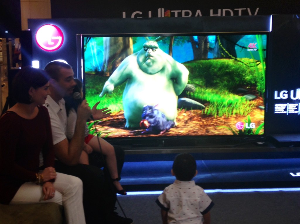 The newest LG UHD TV ambassadors and social media celebrity family Team Kramer went full force and graced the launch of the 2014 Ultra High Definition (UHD) TV lineup with Real 4K Technology with Philippine Basketball Association (PBA) player Doug Kramer, actress-host Cheska Kramer and their kids Kendra, Scarlett and Gavin Kramer.