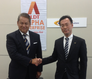 PLDT EVP and Head of Enterprise, International and Carrier Business and ePLDT President and CEO Eric Alberto and NTT SVP – Fifth Sales Division Ken Kusunoki shake hands to seal the partnership. 