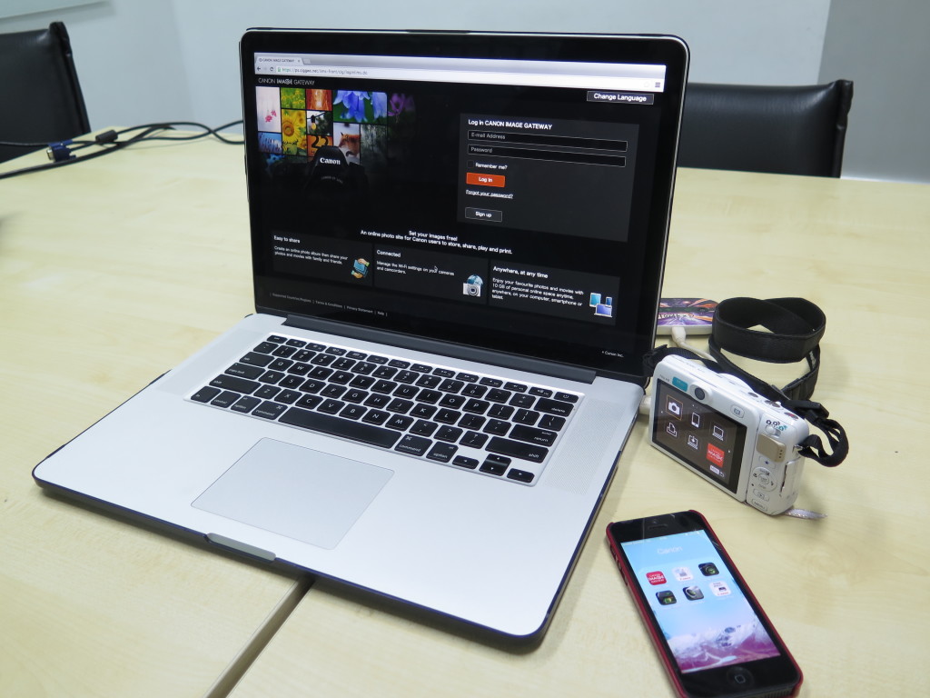 Transferring of photos using the CiG. 